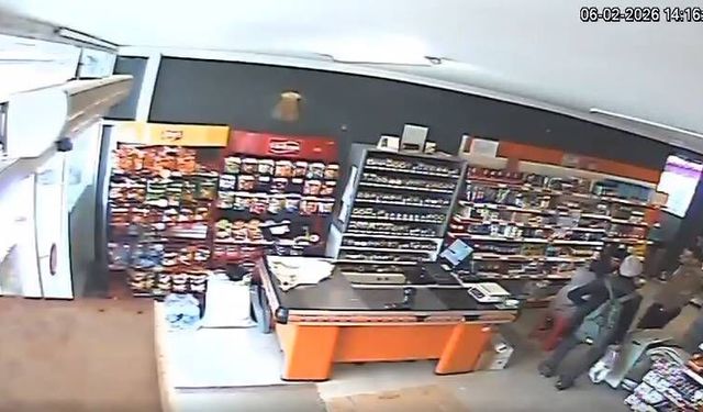 Kemah’ta Deprem Anı Kamerada: Market İçindeki Panik Dolu Saniyeler Ortaya Çıktı (VİDEO)