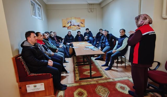 İliç’te Üreticilere B-Reçete Eğitimi: Güvenli ve İzlenebilir Tarım Vurgusu