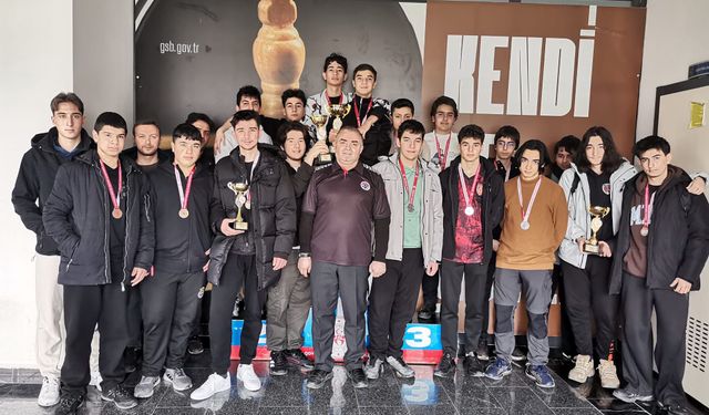 Erzincan’da Gençler Satranç İl Birinciliği Tamamlandı