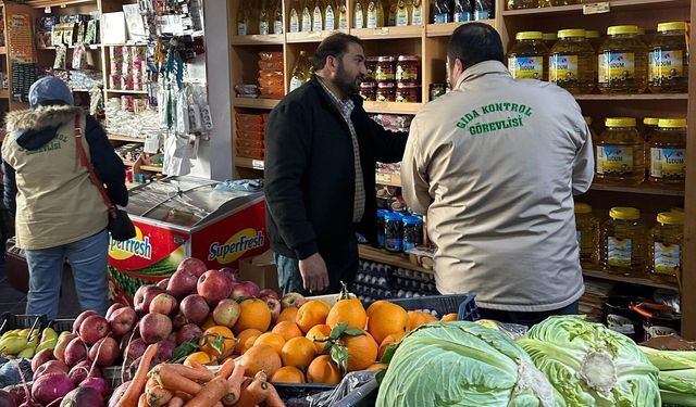 Otlukbeli’nde Market ve İşletmelere Sıkı Gıda Denetimi