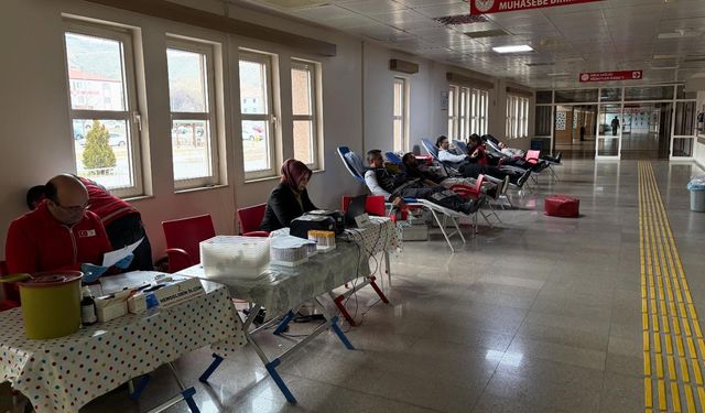 Sağlık Personelinden Kan Bağışına Destek