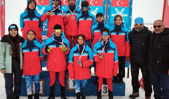 Erzincanlı Kayakçılardan Hakkari’de 6 Madalyalık Gurur