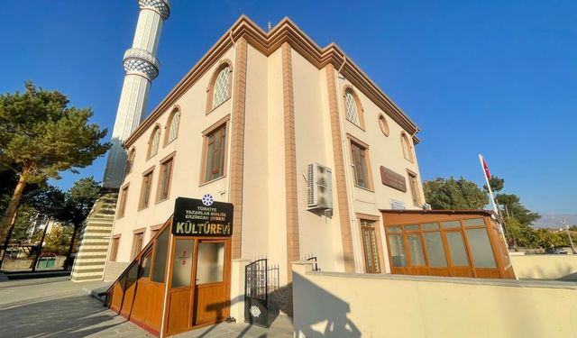 Edebiyat Ve Maneviyat Erzincan’da Buluşuyor