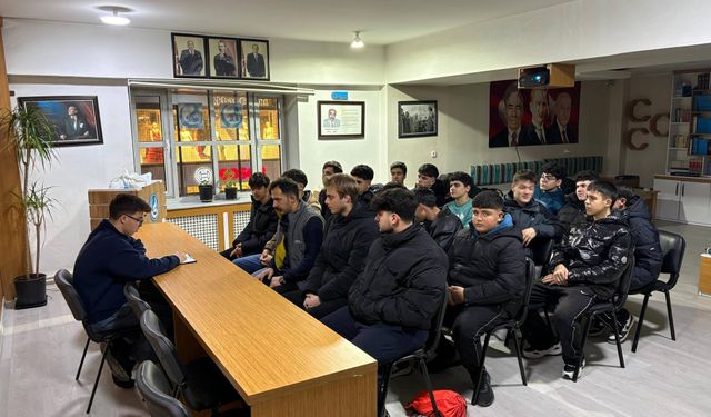 Ülkü Ocakları Erzincan’dan Öğrencilere Kültürel ve Fikri Gelişim Çalışması