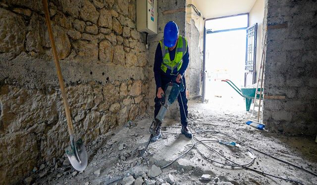 74 Yıllık Tarihi Taş Bina İliç’te Yeniden Hayat Buluyor (VİDEO)