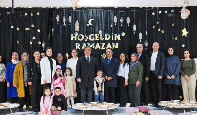 Aynı Sofrada Üç Kuşak Bir Araya Geldi