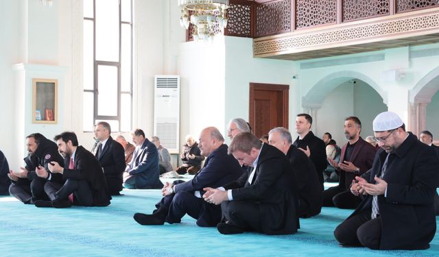 Erzincan Depremi Şehitleri İçin Terzibaba Külliyesi’nde Mevlid Programı