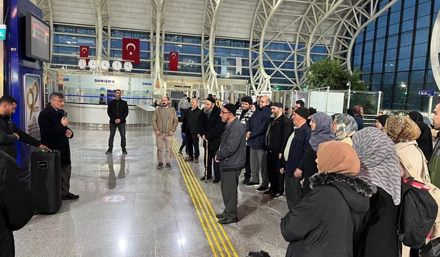 Umreciler Kutsal Topraklara Uğurlandı