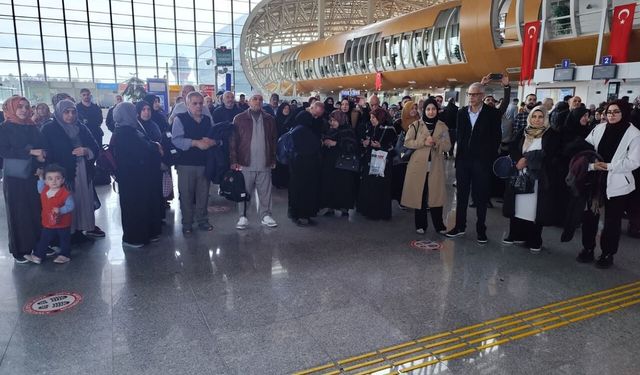 45 Kişilik Umre Kafilesi Erzincan'dan Yola Çıktı