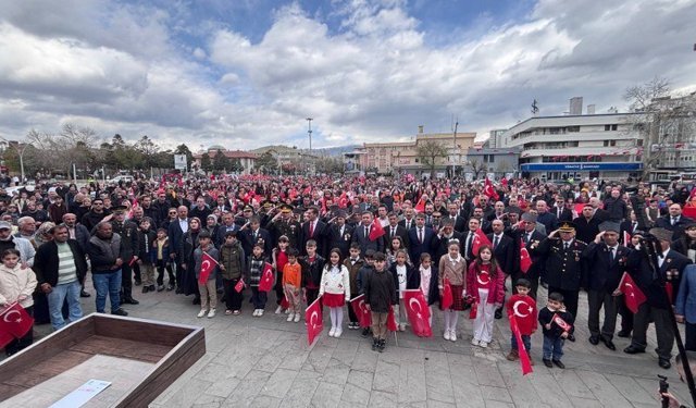23 Nisan Erzincan’da Tören ve Etkinliklerle Kutlandı (VİDEO)