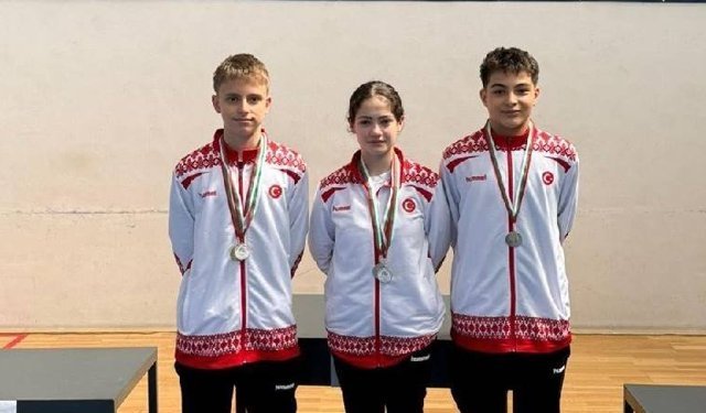 Erzincanlı Milli Badmintonculardan Bulgaristan’da Büyük Başarı