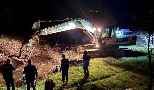 Çardaklı Deresi’nde Taşkın Paniği: DSİ Ekipleri Anında Müdahale Etti