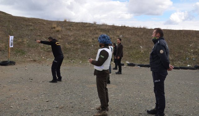 Erzincan’da Orman Personeline Uygulamalı Silah Eğitimi Verildi
