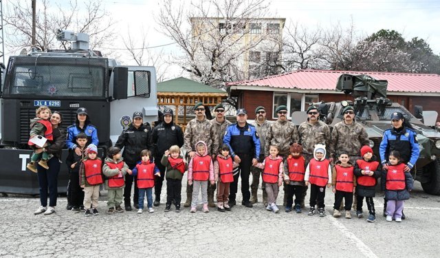Erzincan’da Miniklere Polislik Tanıtıldı