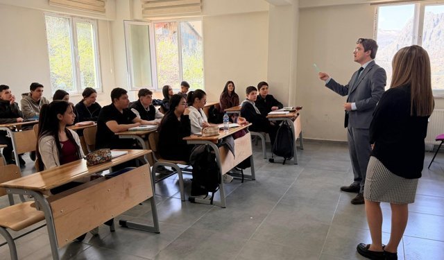 Kaymakam Arıkan’dan Okul Ziyareti