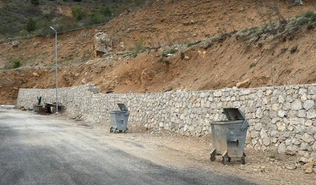 Kemaliye’nin 3 Mahallesinde Taş Duvar Seferberliği