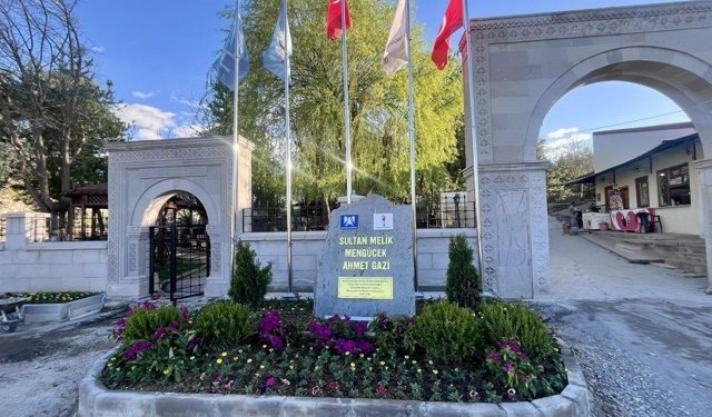 Melik Mengücek Gazi Türbesi Yeni Çehresine Kavuştu