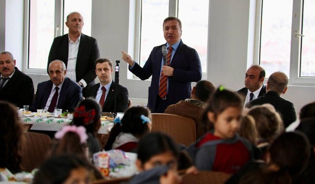 Vali Aydoğdu'dan Gençlere Müjde