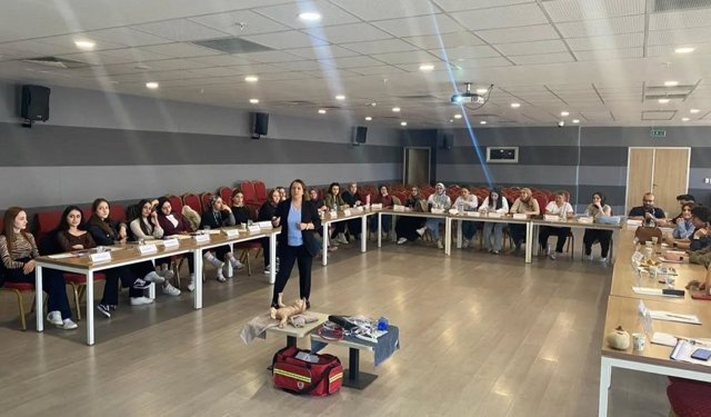 Yenidoğanlara Uzanan Bilinçli Eller