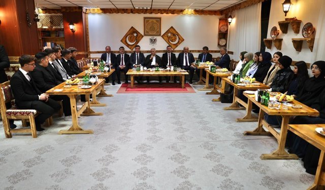 Erzincan’da Gençlik Buluşması: Yıldırım’dan Teknoloji Vurgusu