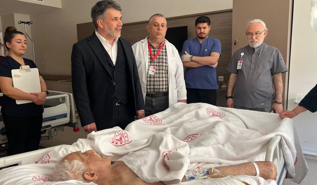 AK Parti İl Başkanı Kabadayı’dan Hastalara Moral Ziyareti