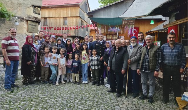 Kemaliye Kaymakamı Arıkan’dan Apçağa Köyü’ne Bayram Ziyareti