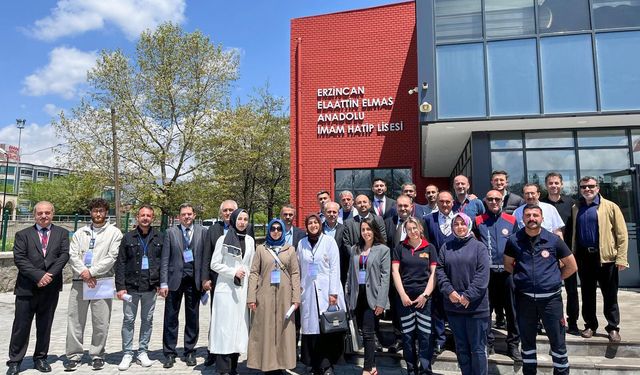 Kariyer Fuarında Öğrencilere İtfaiyecilik Mesleği Tanıtıldı