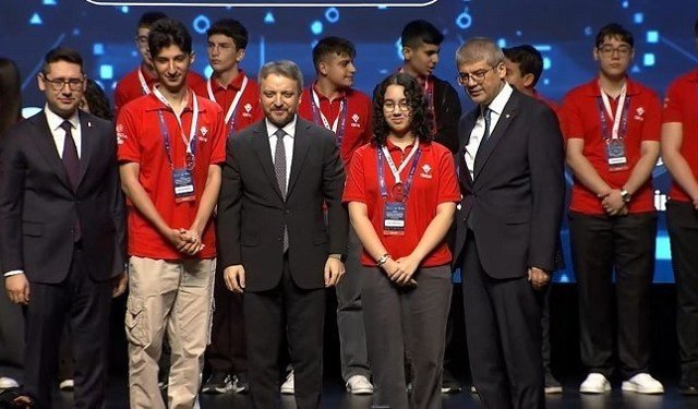 BİLSEM öğrencileri teşvik ödülü aldı
