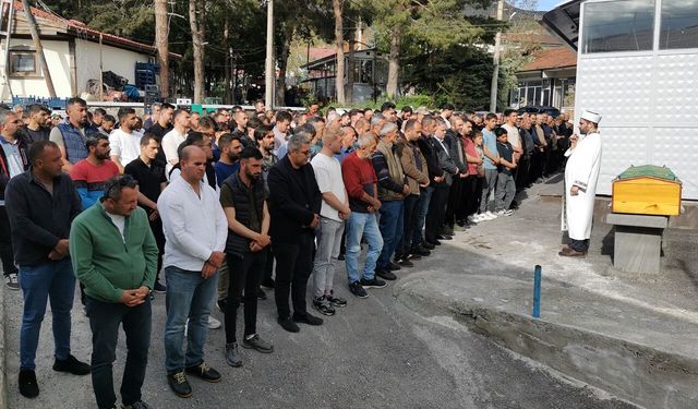 Minik Göktuğ Toprağa Verildi