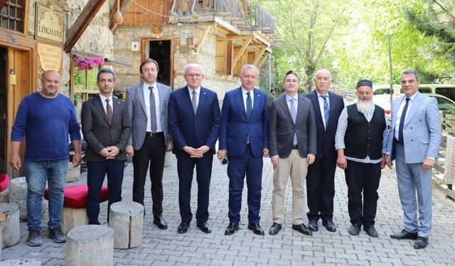 EBYÜ Yönetiminden İlçeye Ziyaret: İş Birliği ve Araştırma Merkezi Gündemde