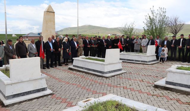Tercan’da 9 Şehit Kabirleri Başında Anıldı