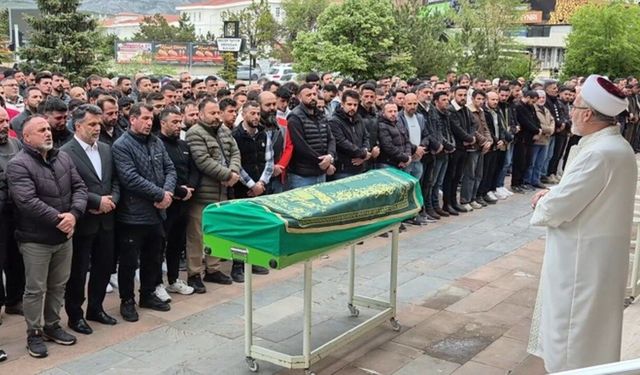 Feci Kazada Can Veren Burak Özdemir Toprağa Verildi! (VİDEO)