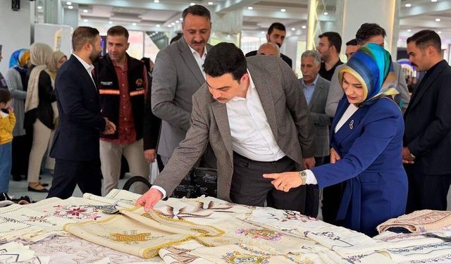 Kaymakam Sirkeci’nin katılımıyla İliç'te yıl sonu sergisi açıldı