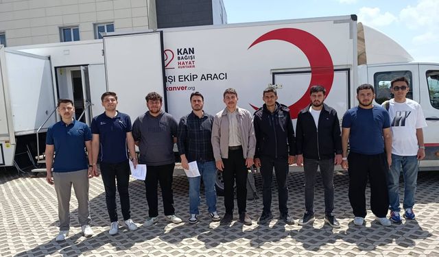 Ülkü Ocakları’ndan Kızılay’a Anlamlı Destek