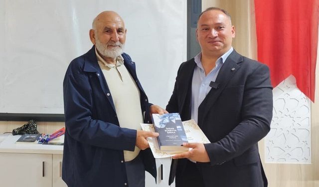 TYB Erzincan'da Nostalji Rüzgarı: Numan Bayata Eşliğinde Şair Metin Tombul Yad Edildi