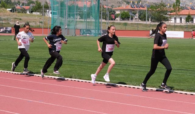Geleceğin Atletleri Erzincan’da Piste Çıktı