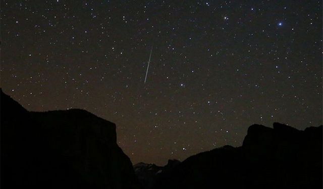 Başlık: Gökyüzü Neden Karanlık? Astronominin En Büyük Bilmecesi