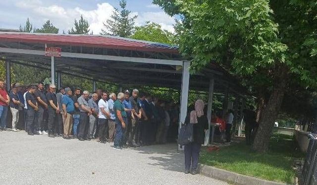 Erzincanlı Polis Memuru Deniz Berkay Gulakar Son Yolculuğuna Uğurlandı