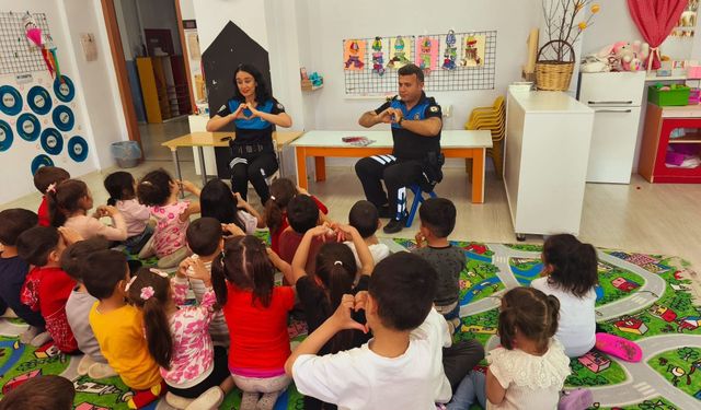 Erzincan Polisi 285 Öğrenciye Güvenlik Eğitimi Verdi