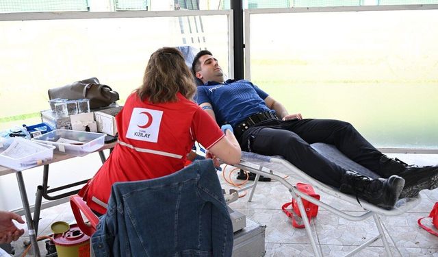 Emniyet Teşkilatından Kızılay’a Can Suyu