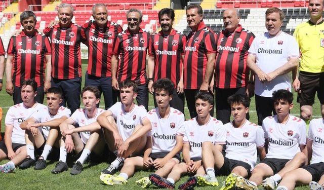 Hamdi Ulukaya’dan Erzincanspor’a 3 Milyon 150 Bin Dolarlık Dev Destek (VİDEO)