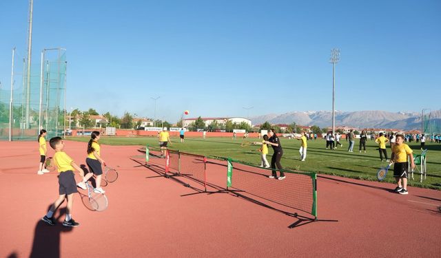 GSB Spor Okullarında Kayıtlar Sürüyor