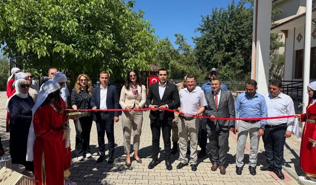 Kemah’ta El Sanatları Sergisi Açıldı