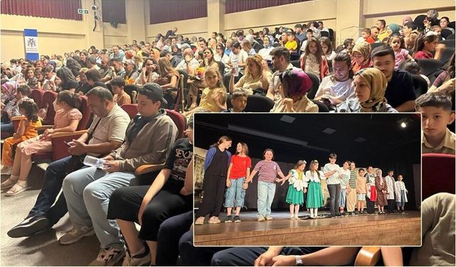 "Papatya" İsimli Çocuk Tiyatrosu İzleyicilerden Tam Not Aldı