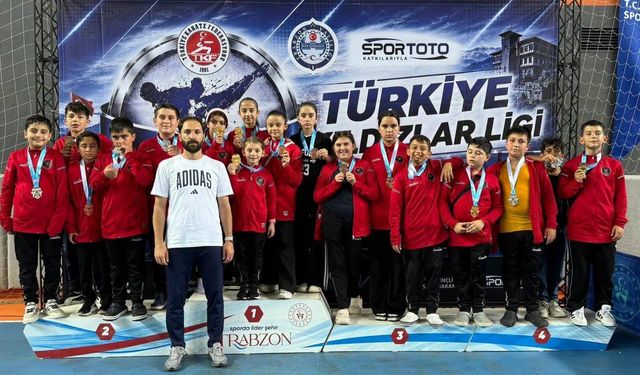 Erzincanlı Karateciler Trabzon’dan 28 Madalya ile Döndü
