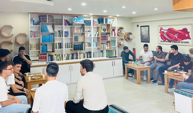 Ülkü Ocakları Erzincan’da “Teknocak Kuşağı ve Turan Gençliği” Konulu Söyleşi Düzenlendi