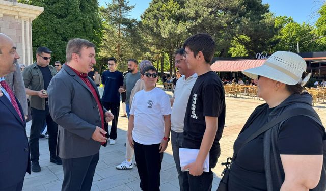 Vali Aydoğdu, LGS Öncesi Öğrenciler ve Velilerle Buluştu