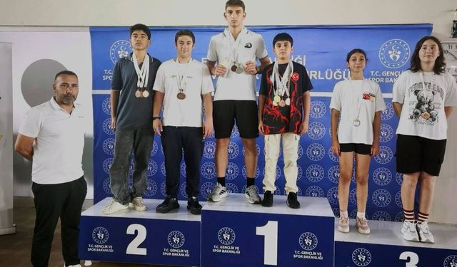 Erzincanlı Yüzücülerden ANALİG Bölge Müsabakalarında Madalya Yağmuru