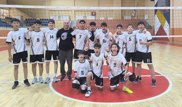 Erzincan ANALİG Erkek Voleybol Takımı Yarı Finalde