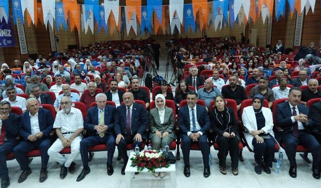 Bakan Göktaş Erzincan’da AK Parti İl Danışma Meclisi Toplantısı’nda Partililerle Buluştu (VİDEO)